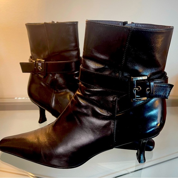 Stuart Weitzman silver buckle zip bootie - Picture 4 of 4